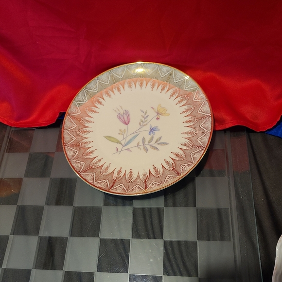 Collectible Plate for sale very nice preowned - Picture 4 of 9